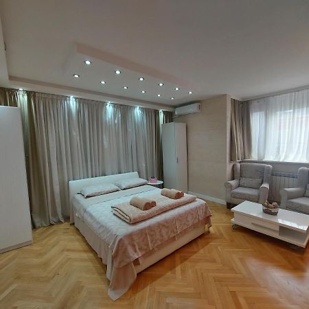 Arena Relax Apartman Belgrad Exteriör bild