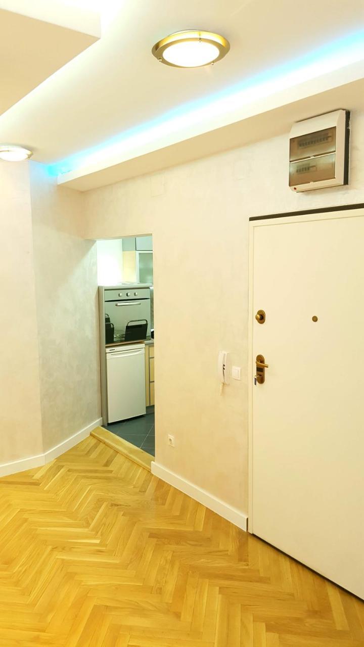 Arena Relax Apartman Belgrad Exteriör bild
