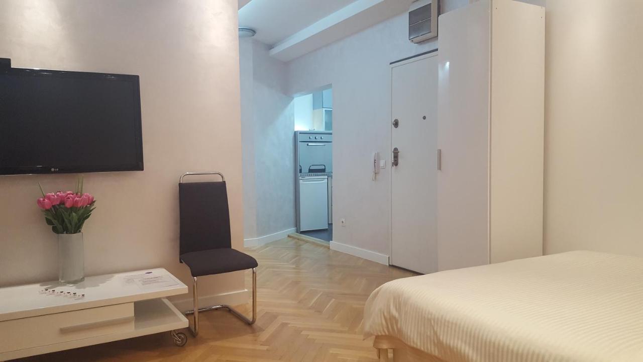 Arena Relax Apartman Belgrad Exteriör bild